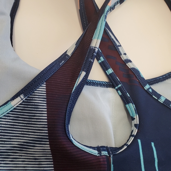 Under Armour | Crossback Medium Padded Sports bra - Picture 5 of 7